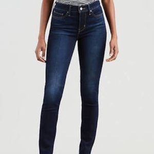 Levi’s sculpt jeans